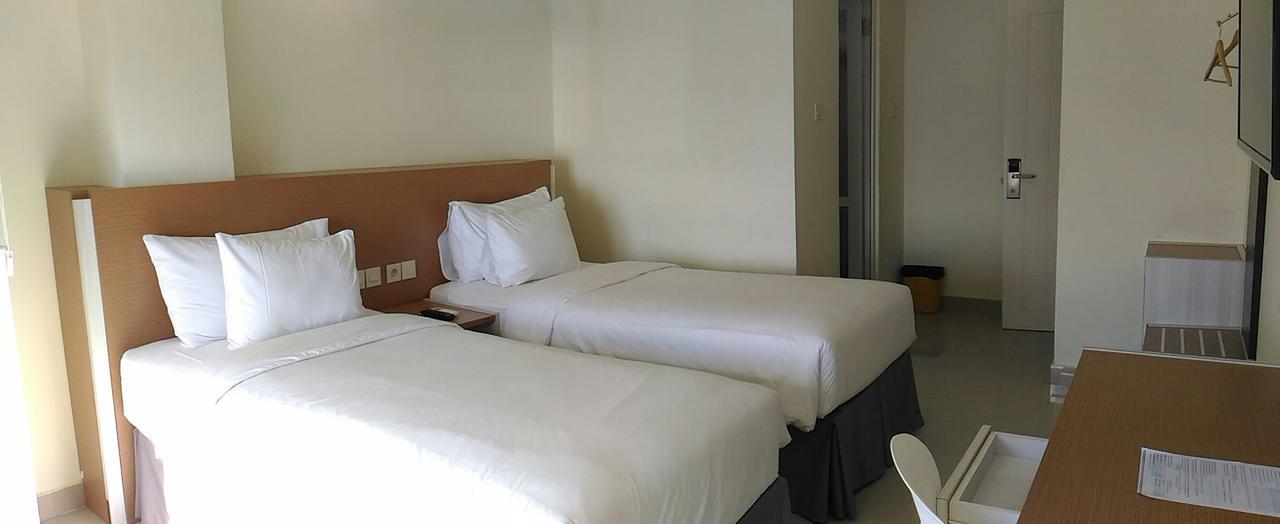 Big Fish Hotel Manado Exterior foto