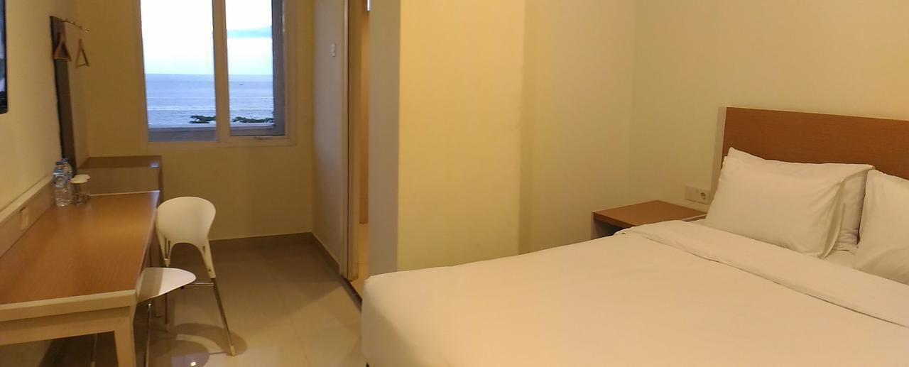 Big Fish Hotel Manado Exterior foto
